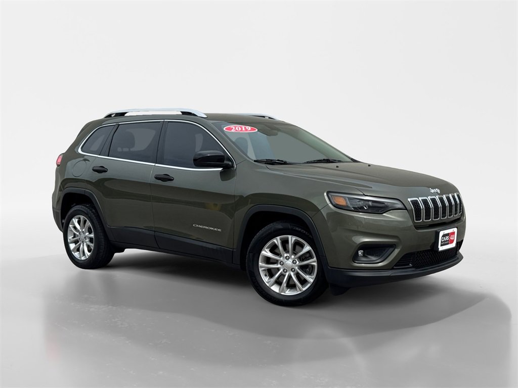 Used 2019 Jeep Cherokee Latitude w/ Cold Weather Group