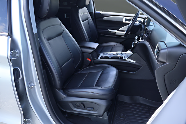 Used 2023 Ford Explorer Limited w/ Limited Technology Package RWD image 22