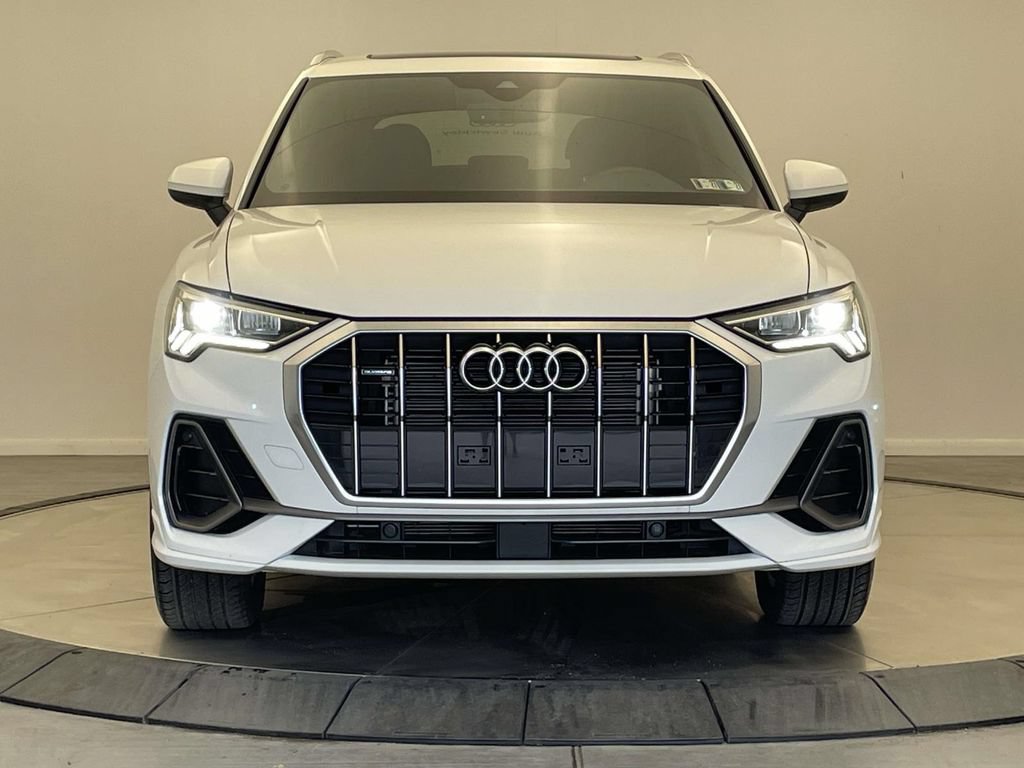 Certified 2025 Audi Q3 2.0T Premium w/ Convenience Package AWD/4WD image 10