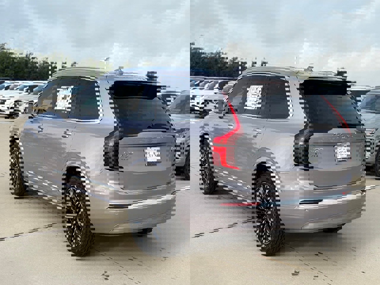 New 2026 Volvo XC90 B6 Plus w/ Protection Package Premier image 5