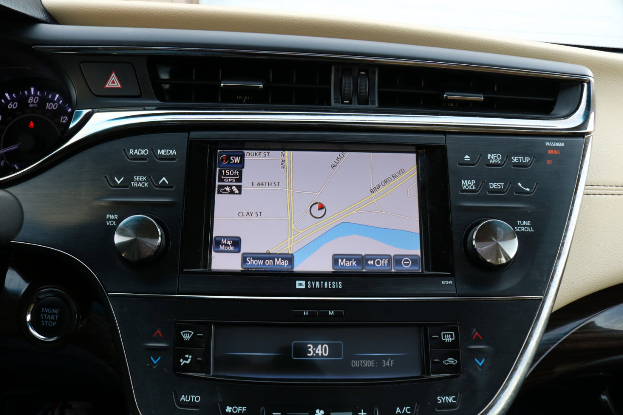 Used 2014 Toyota Avalon Limited image 24