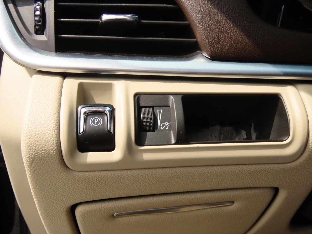 Used 2015 Cadillac XTS Luxury AWD/4WD image 26