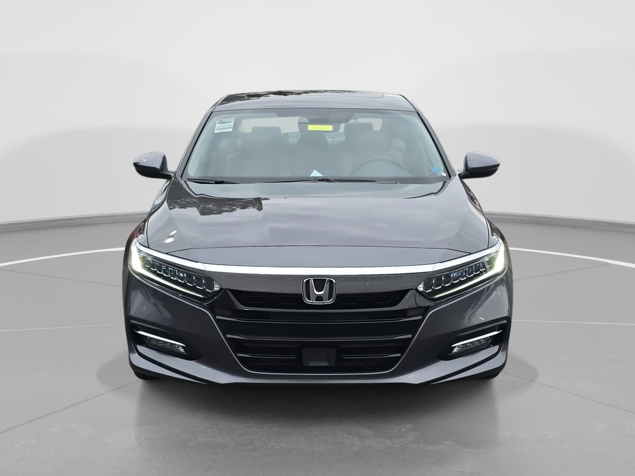 Used 2020 Honda Accord Touring image 2