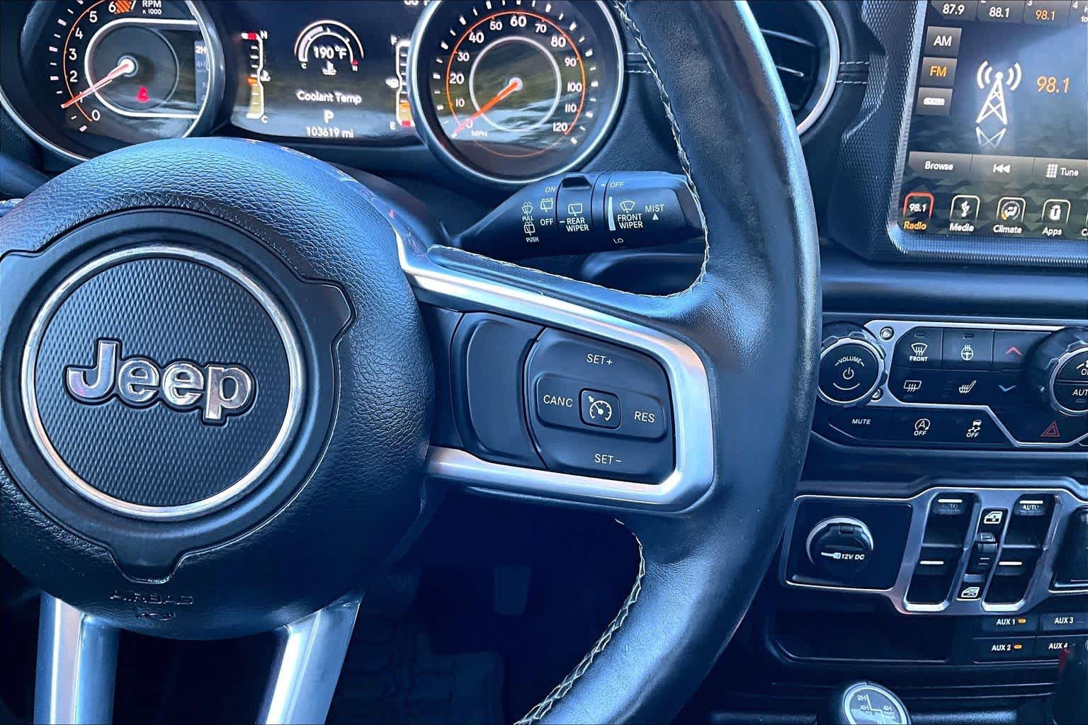 Used 2018 Jeep Wrangler Unlimited Sahara AWD/4WD image 25