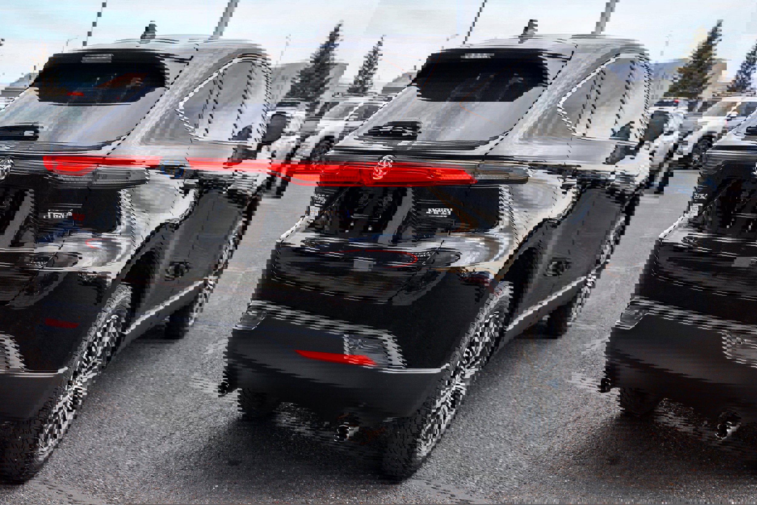 Used 2021 Toyota Venza LE image 4