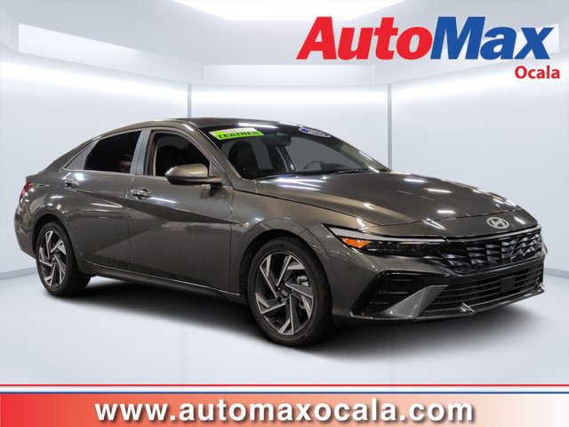 Used 2025 Hyundai Elantra SEL FWD image 1