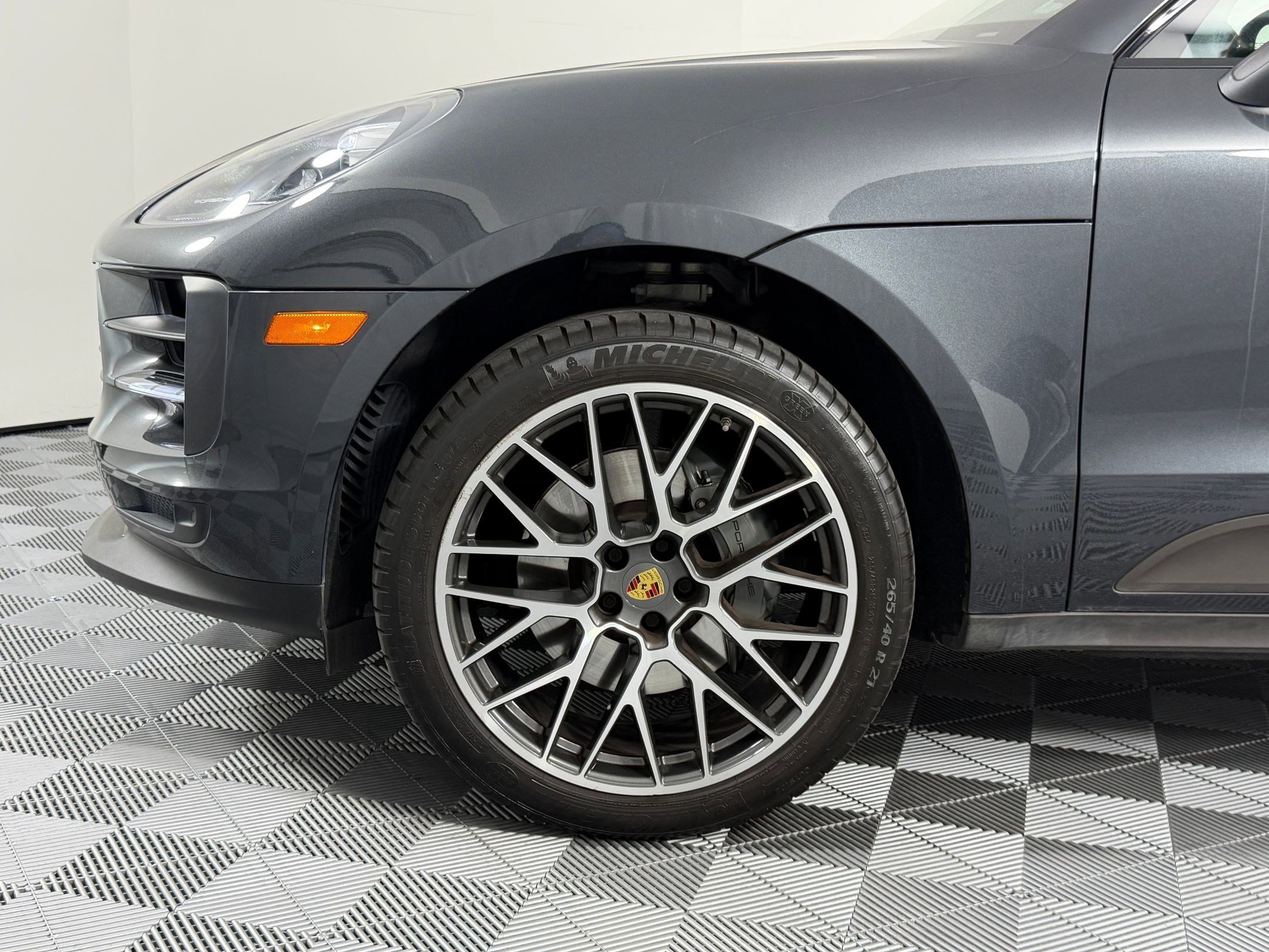 Certified 2021 Porsche Macan S image 12