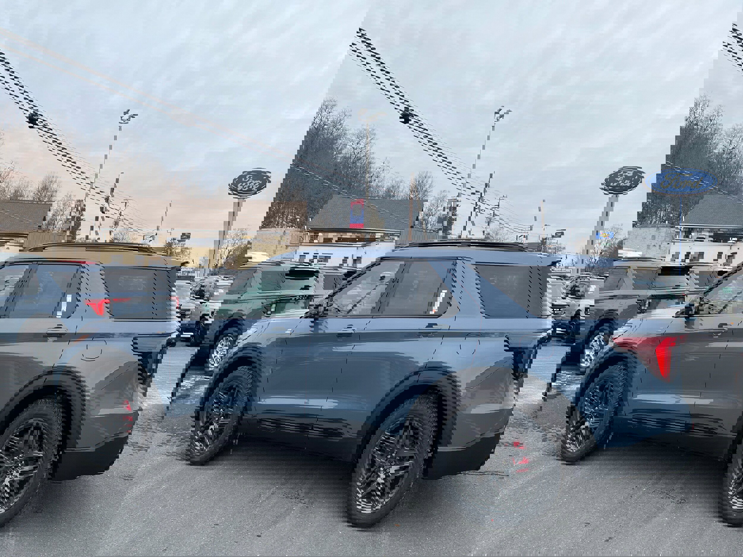 New 2026 Ford Explorer ST-Line w/ ST-Line Street Pack image 6