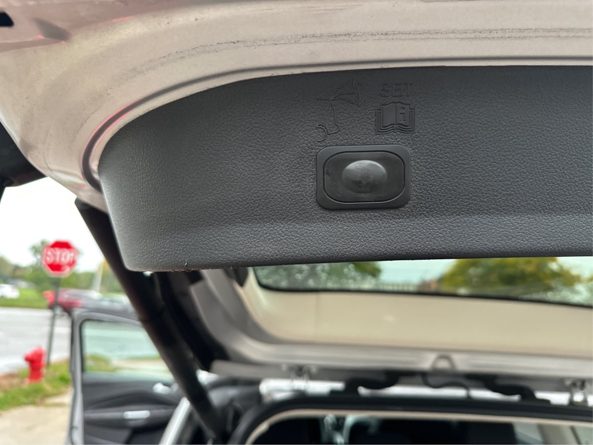 Used 2013 Ford Escape SE FWD image 19