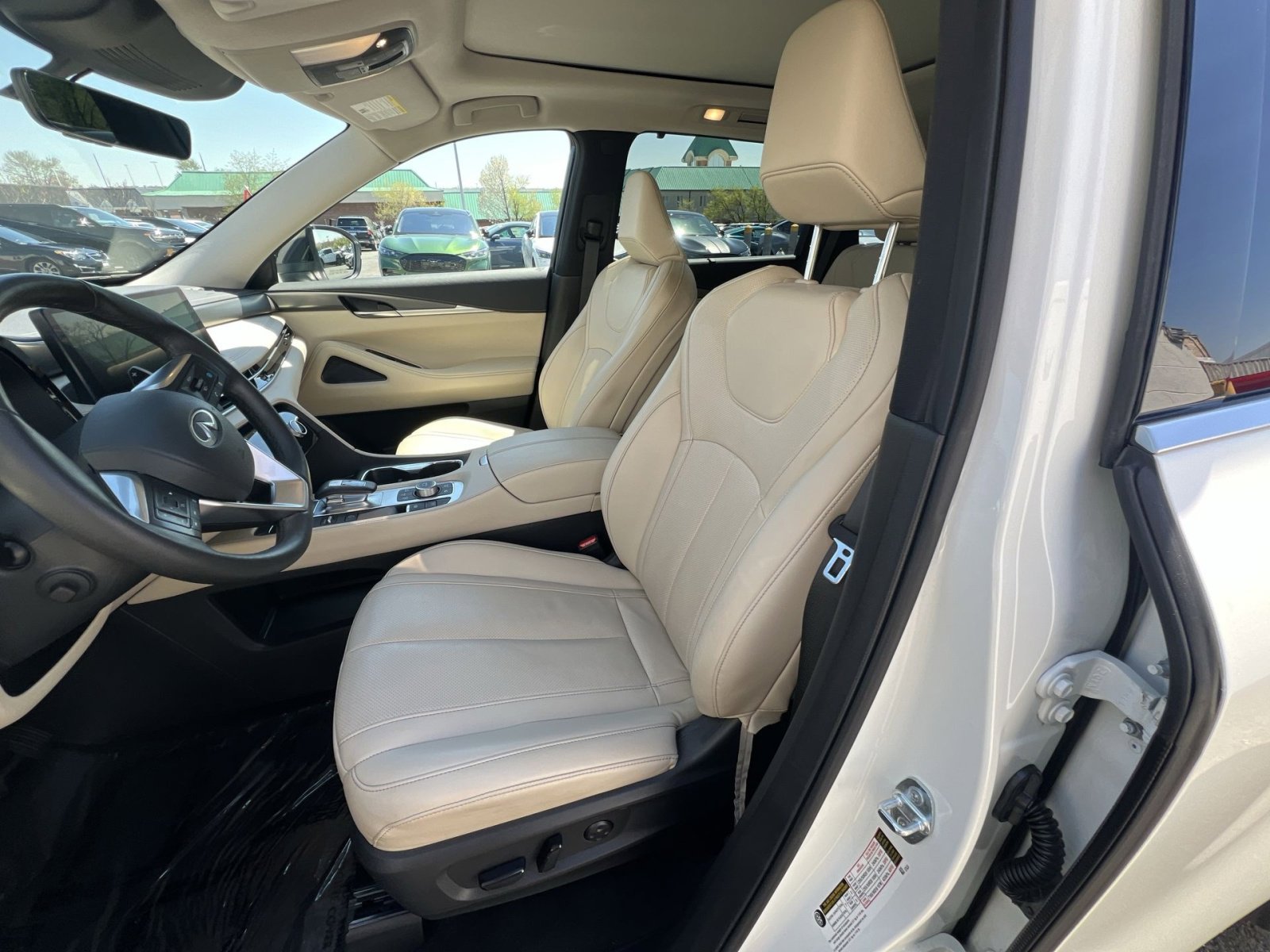 Used 2023 INFINITI QX60 Luxe w/ Cargo Package image 13