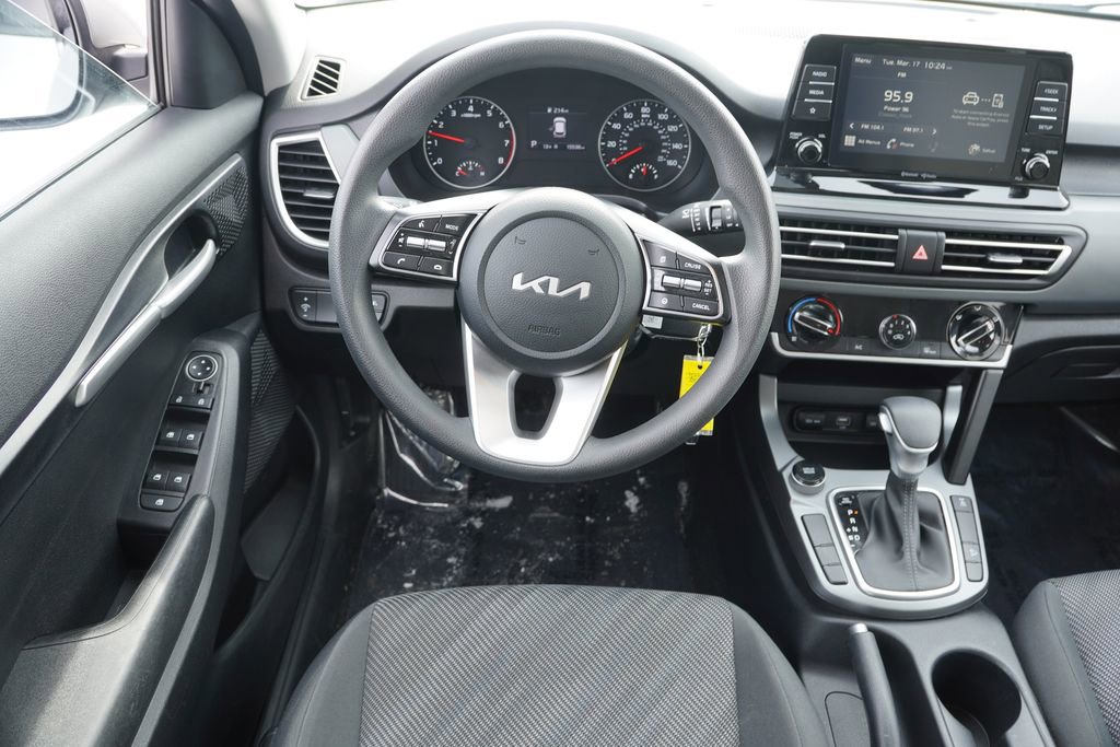 Used 2023 Kia Seltos LX image 18