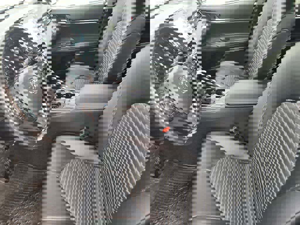 Used 2023 Toyota Camry SE image 15