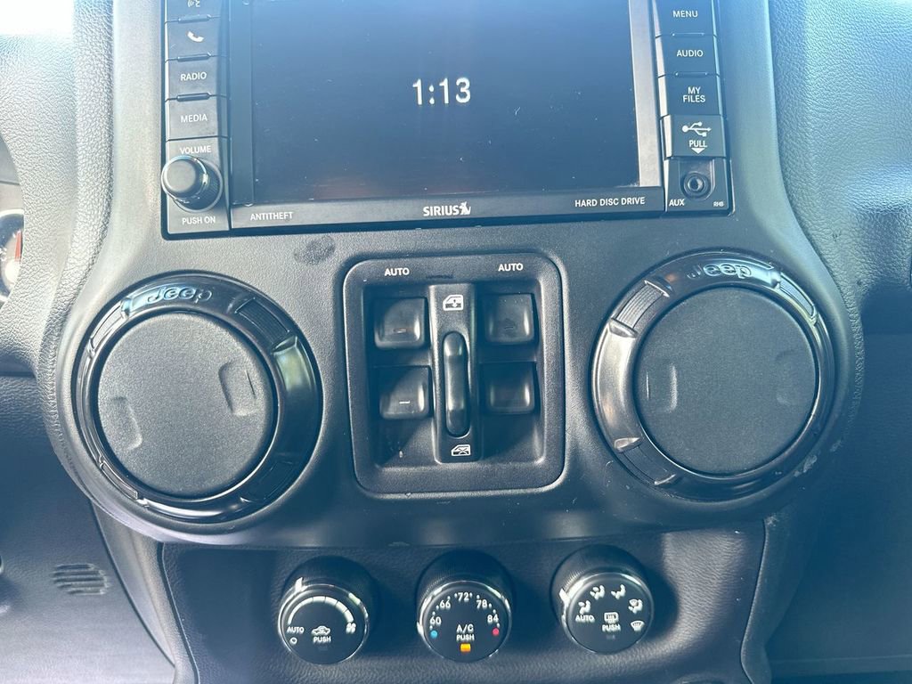 Used 2017 Jeep Wrangler Unlimited Rubicon image 25