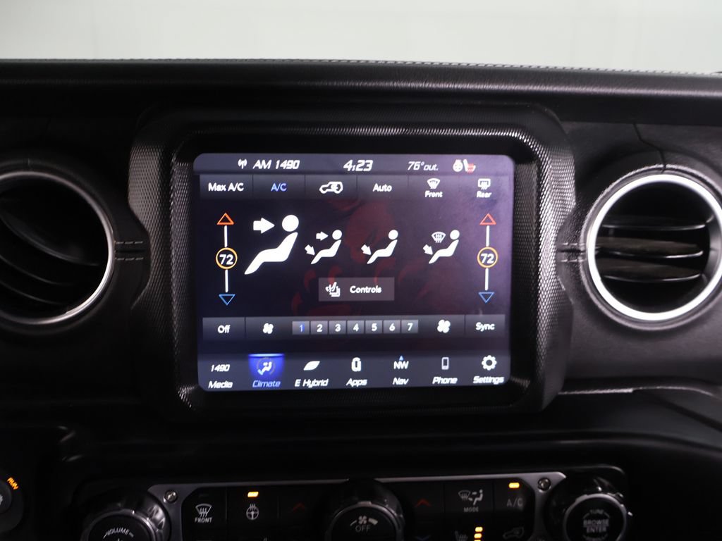 Used 2022 Jeep Wrangler Unlimited Sahara w/ Cold Weather Group AWD/4WD image 23