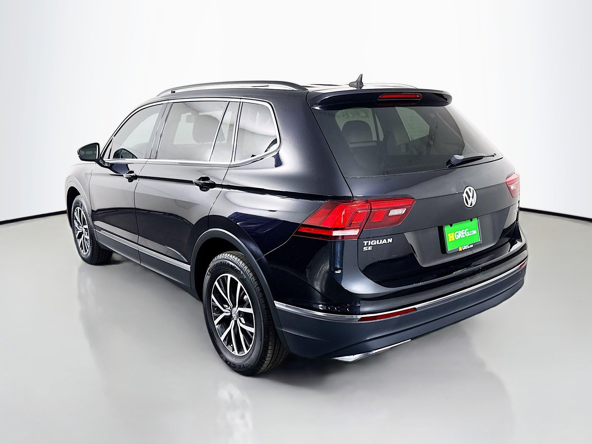 Used 2018 Volkswagen Tiguan SEL AWD/4WD image 7