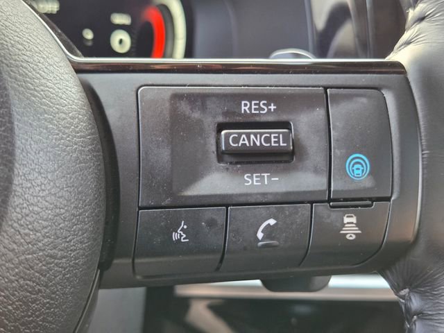 Used 2023 Nissan Pathfinder Platinum w/ Cargo Package FWD image 34