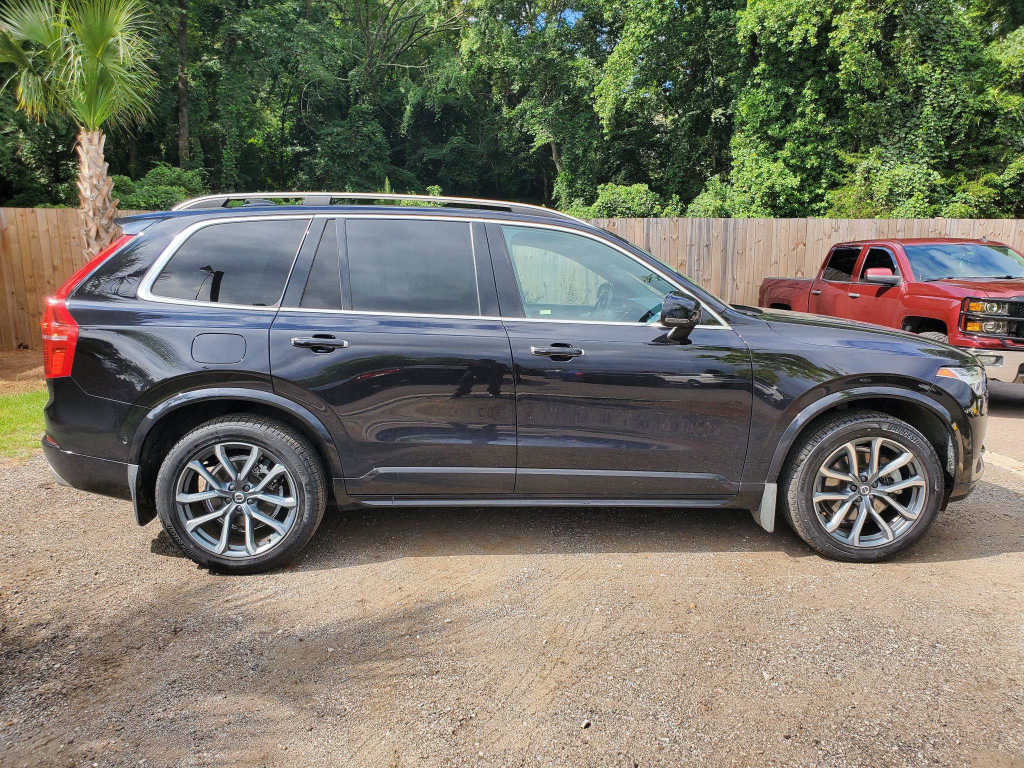 Used 2017 Volvo XC90 T6 Momentum w/ Vision Package AWD/4WD image 7