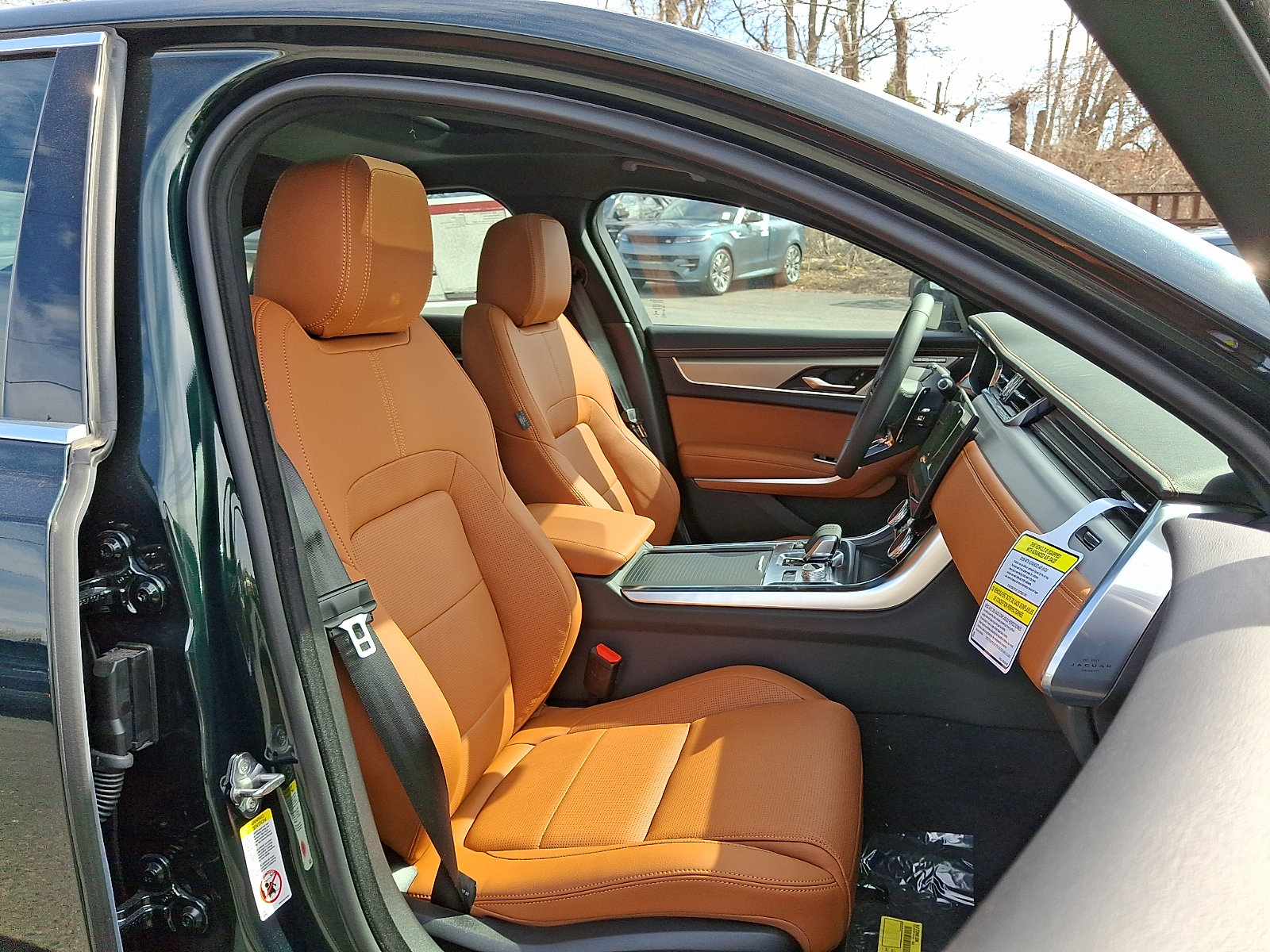 New 2024 Jaguar XF R-Dynamic SE AWD/4WD image 3