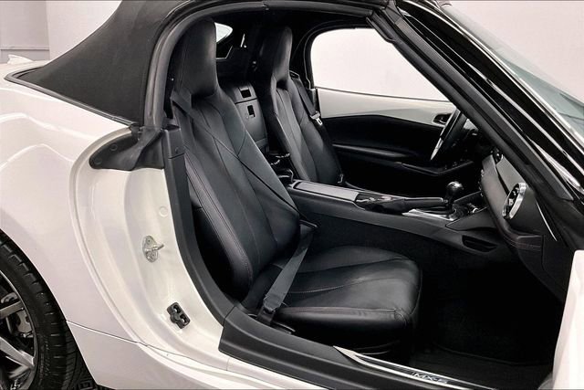 Used 2016 MAZDA MX-5 Miata Grand Touring RWD image 8