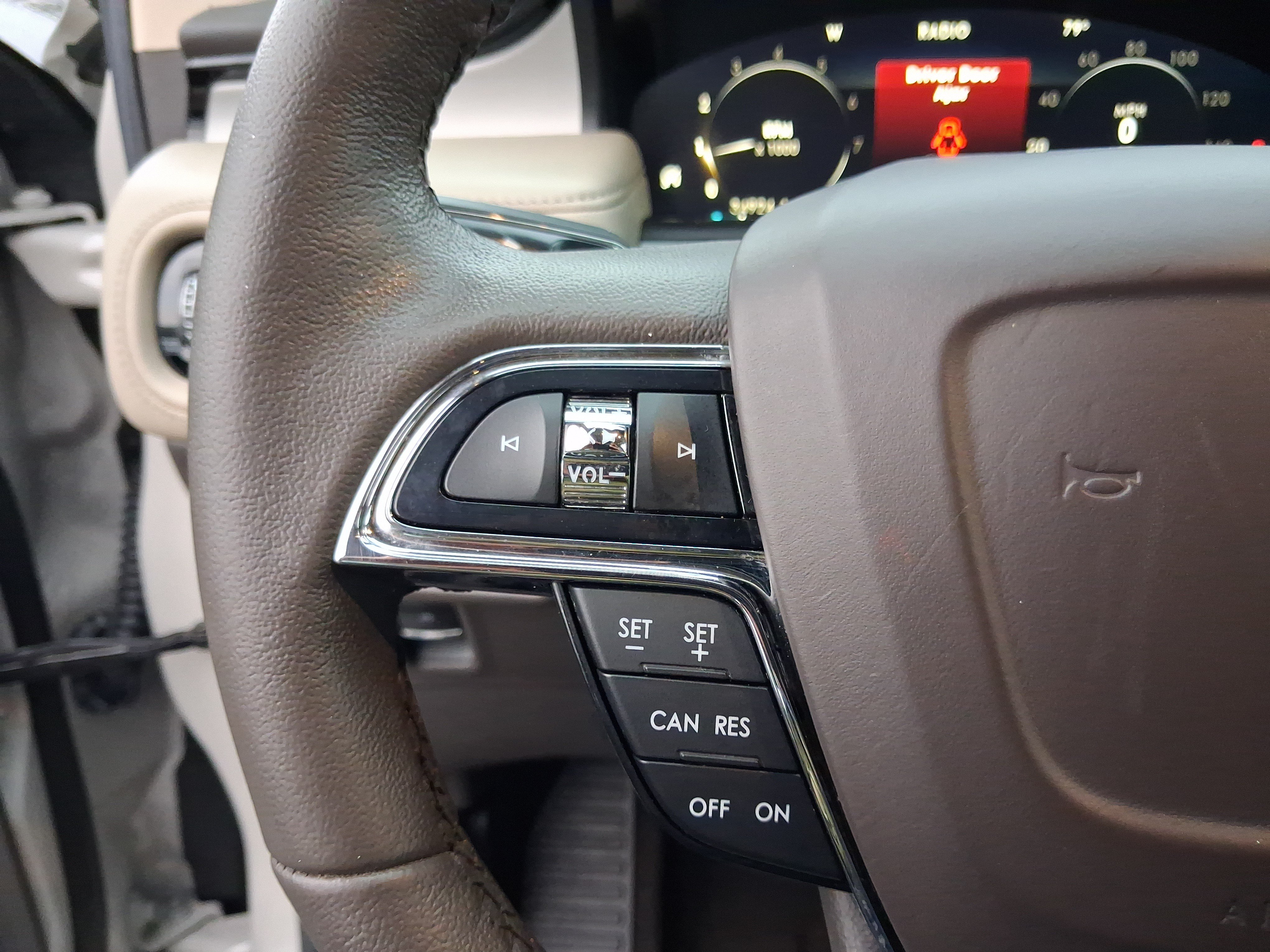 Certified 2023 Lincoln Nautilus FWD w/ Premium Package image 17