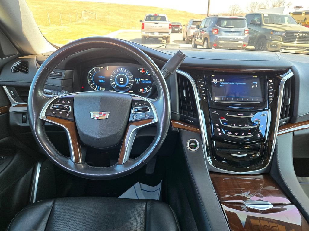 Used 2018 Cadillac Escalade ESV Premium Luxury image 20