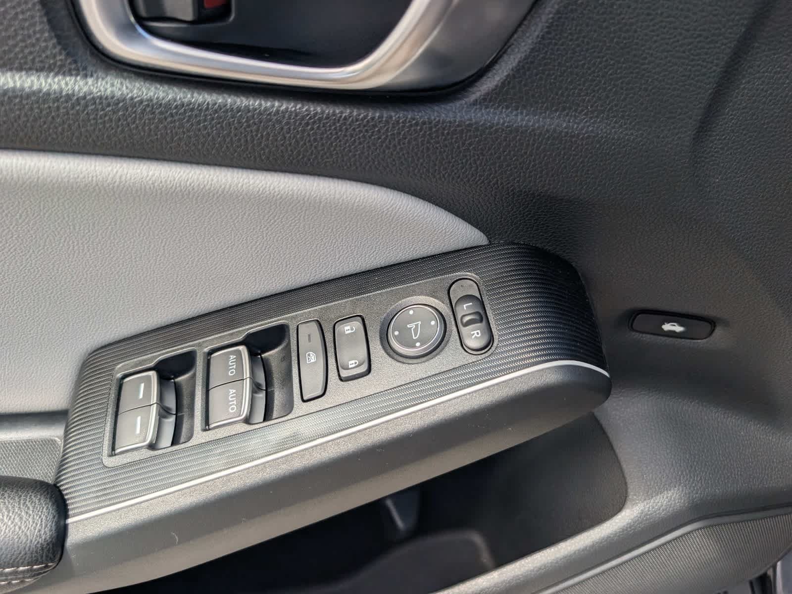Certified 2025 Honda Civic Sport Touring image 19