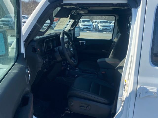 New 2026 Jeep Gladiator Rubicon w/ Safety Group image 23