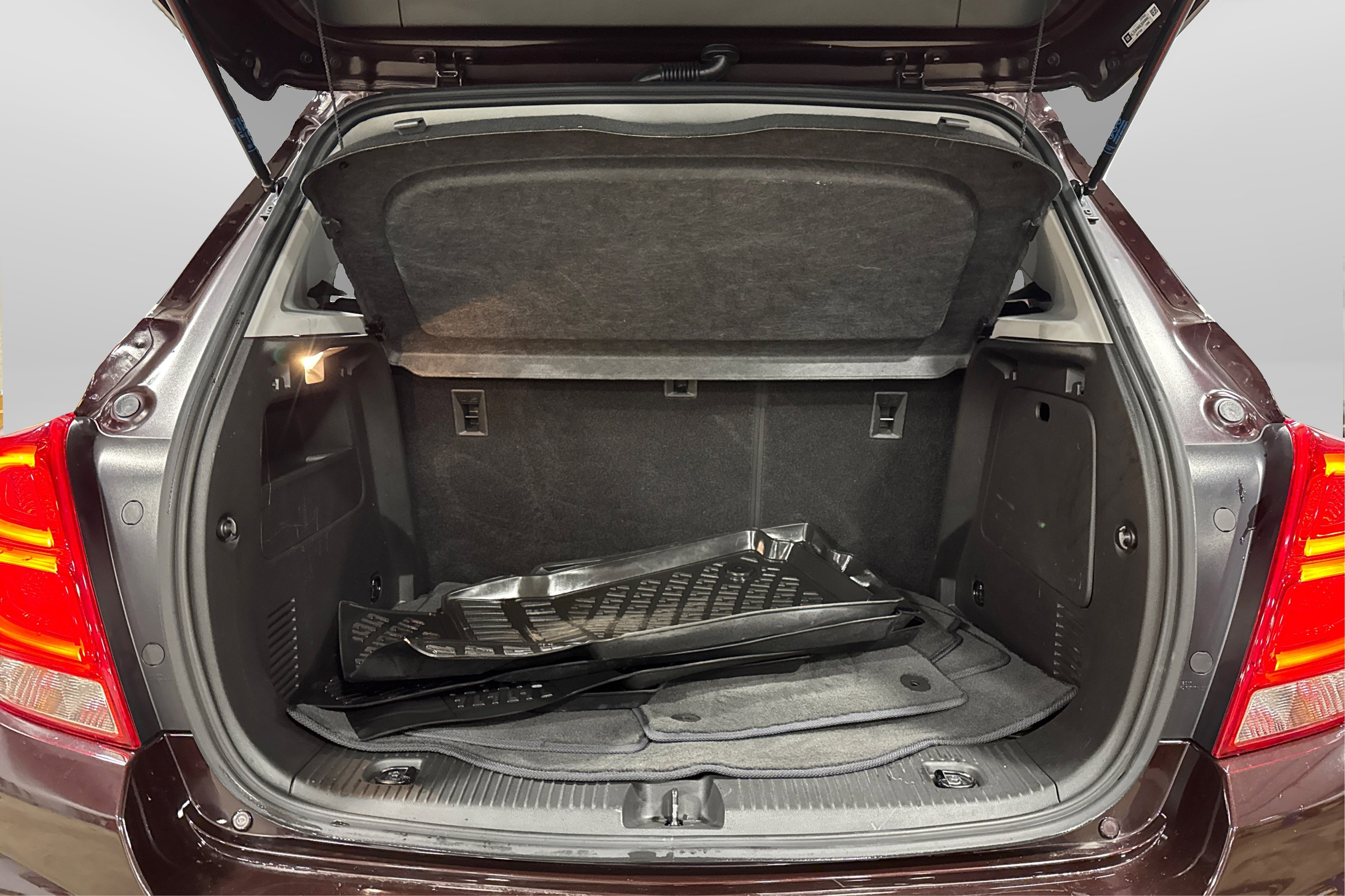 Used 2020 Chevrolet Trax LT w/ Driver Confidence Package image 43