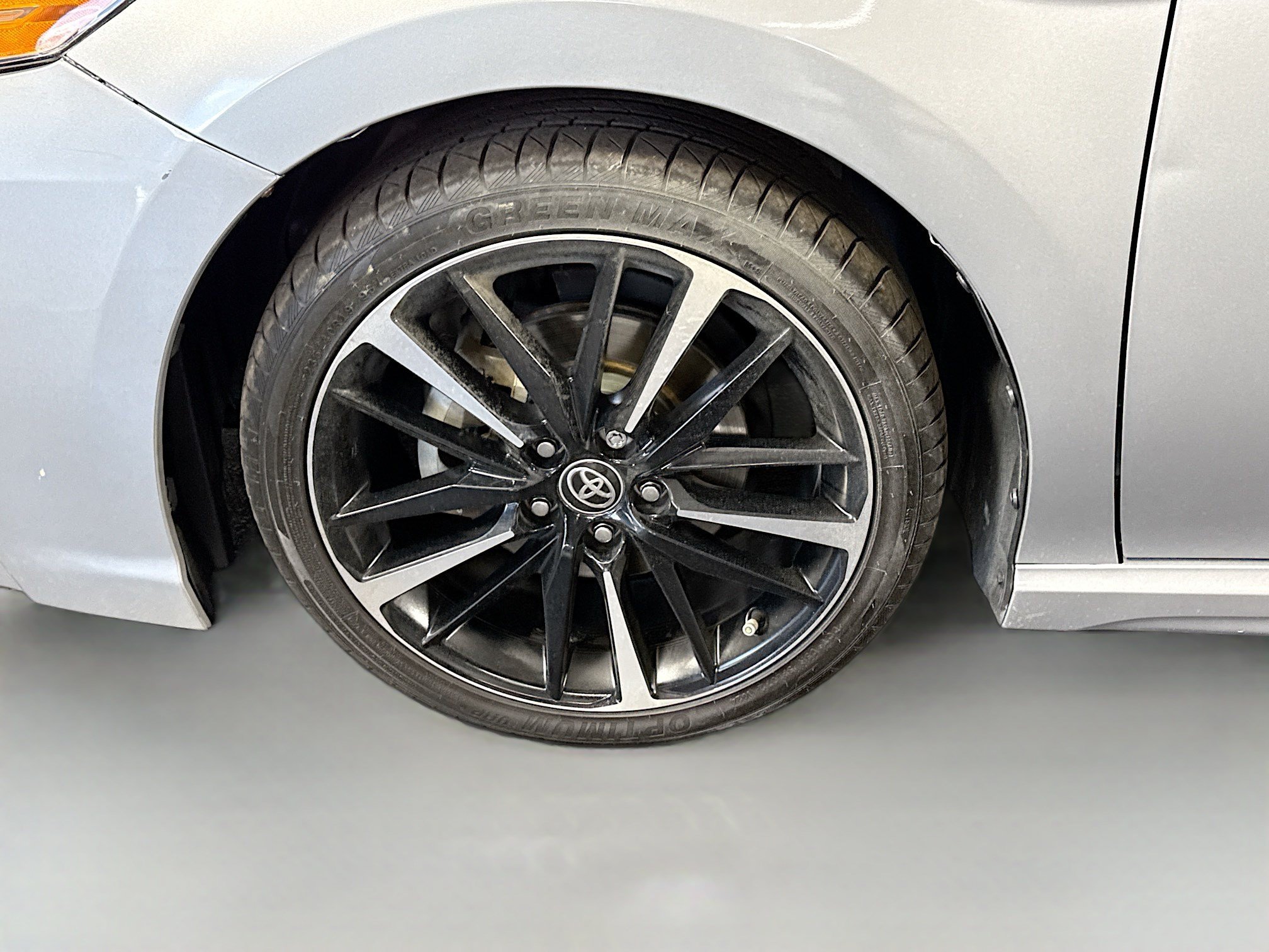 Used 2020 Toyota Camry XSE FWD image 38