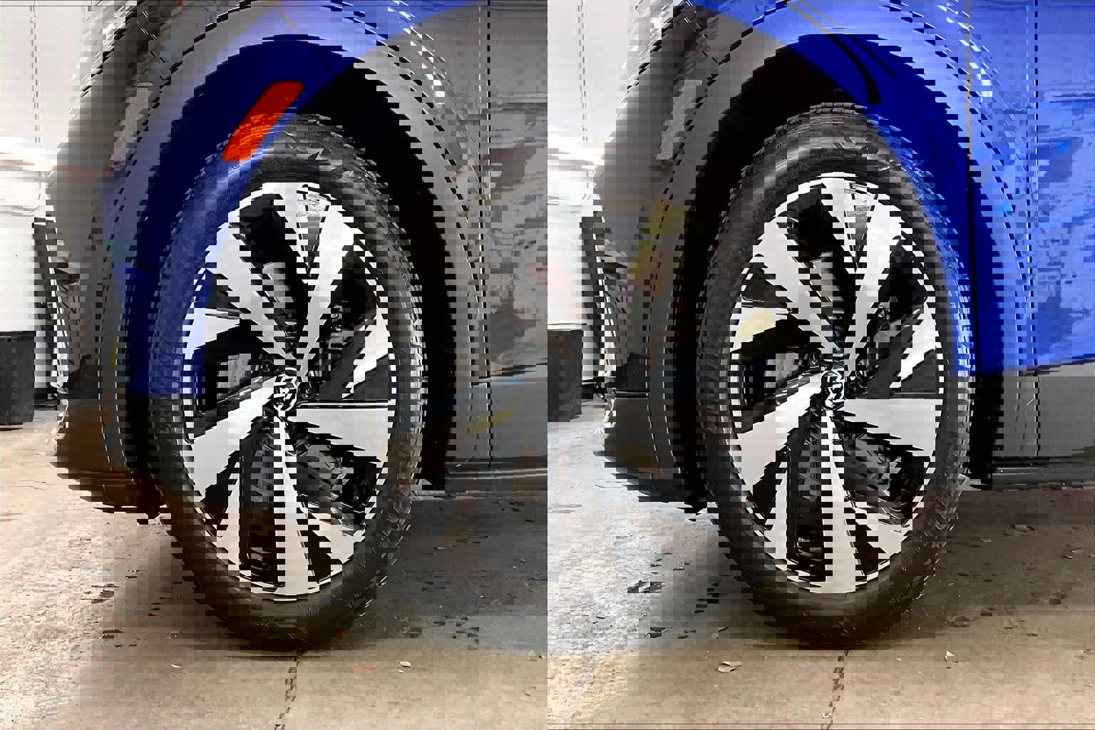 Used 2021 Volkswagen ID.4 Pro S w/ Gradient Package image 12