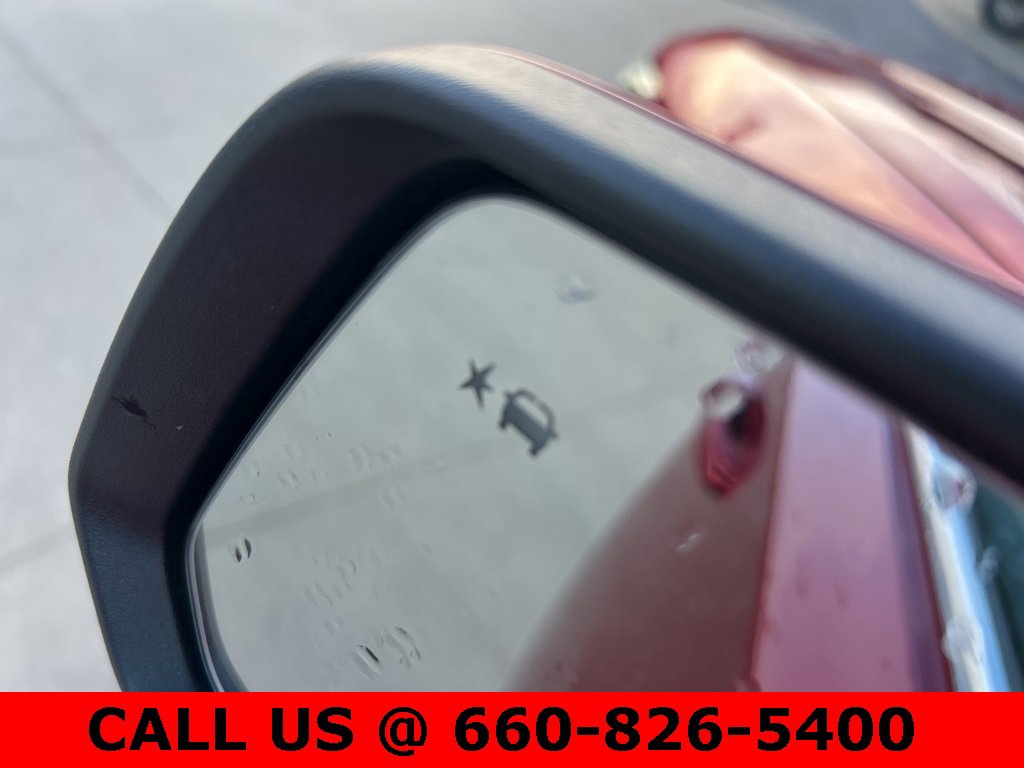 Used 2023 Chevrolet Traverse LT image 11