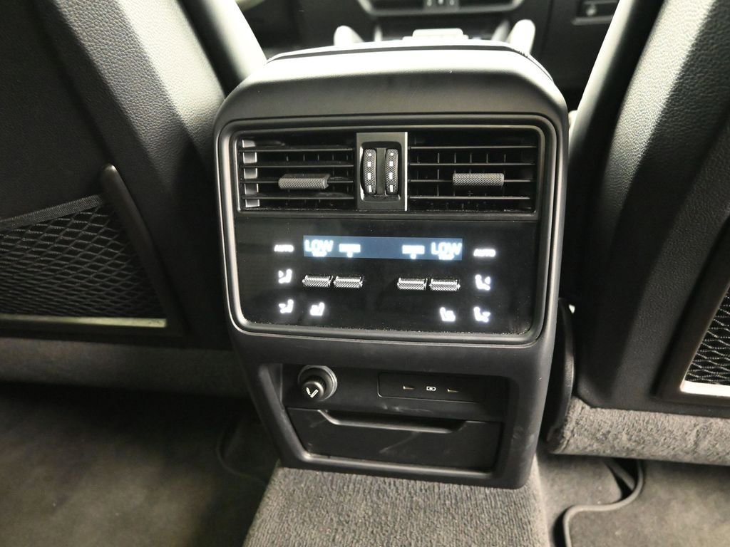 Certified 2024 Porsche Cayenne Turbo image 27