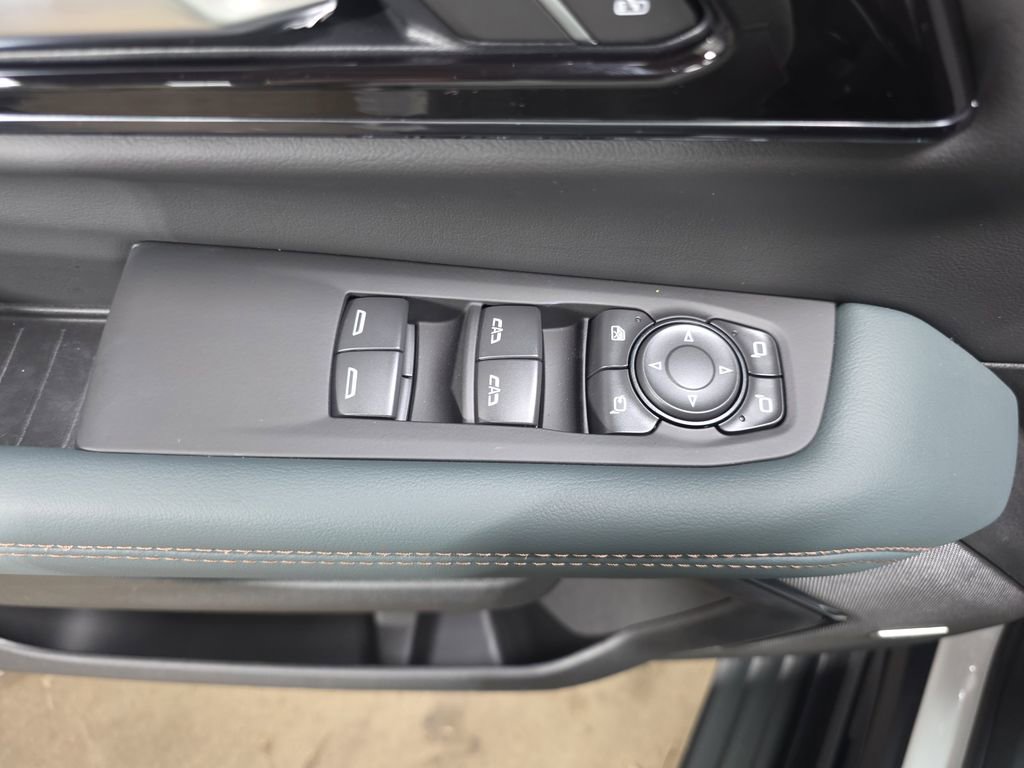 New 2026 GMC Yukon XL AT4 AWD/4WD image 32