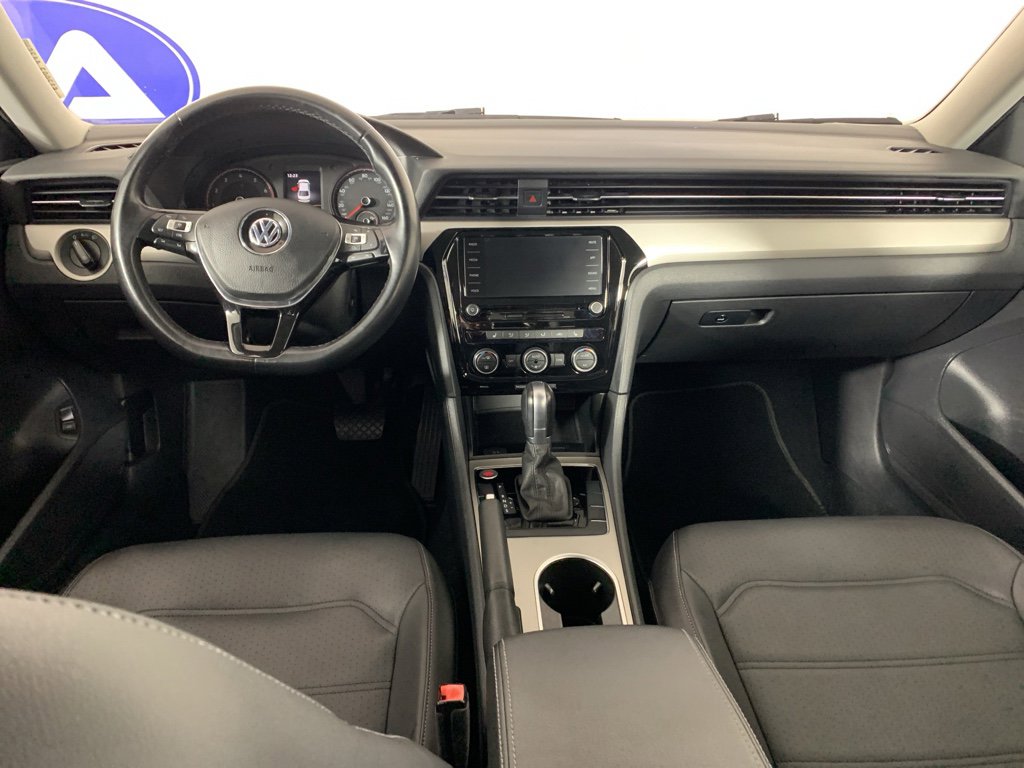 Used 2020 Volkswagen Passat 2.0T SE image 34