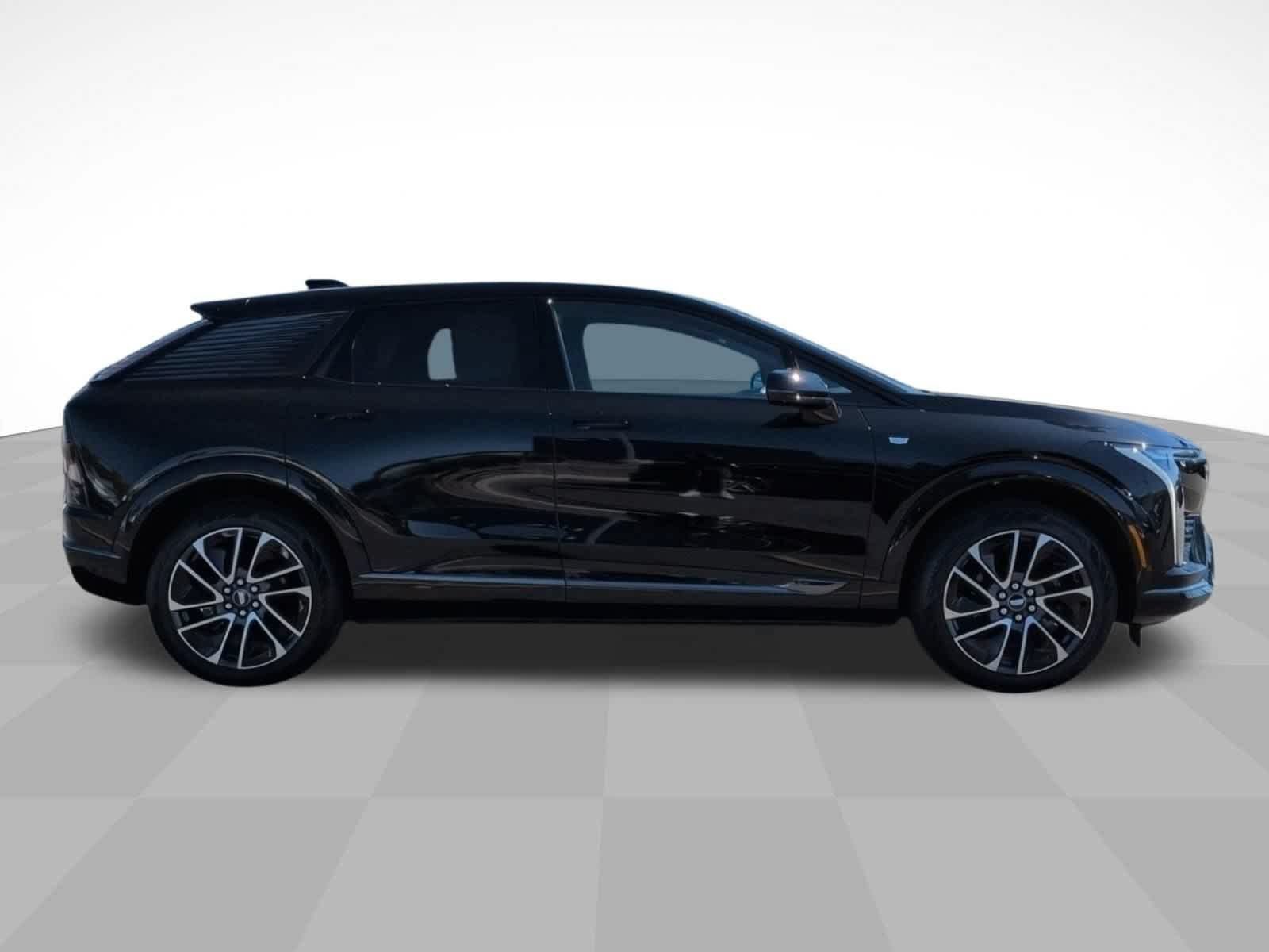 Used 2026 Cadillac Optiq Sport 1 AWD/4WD image 4