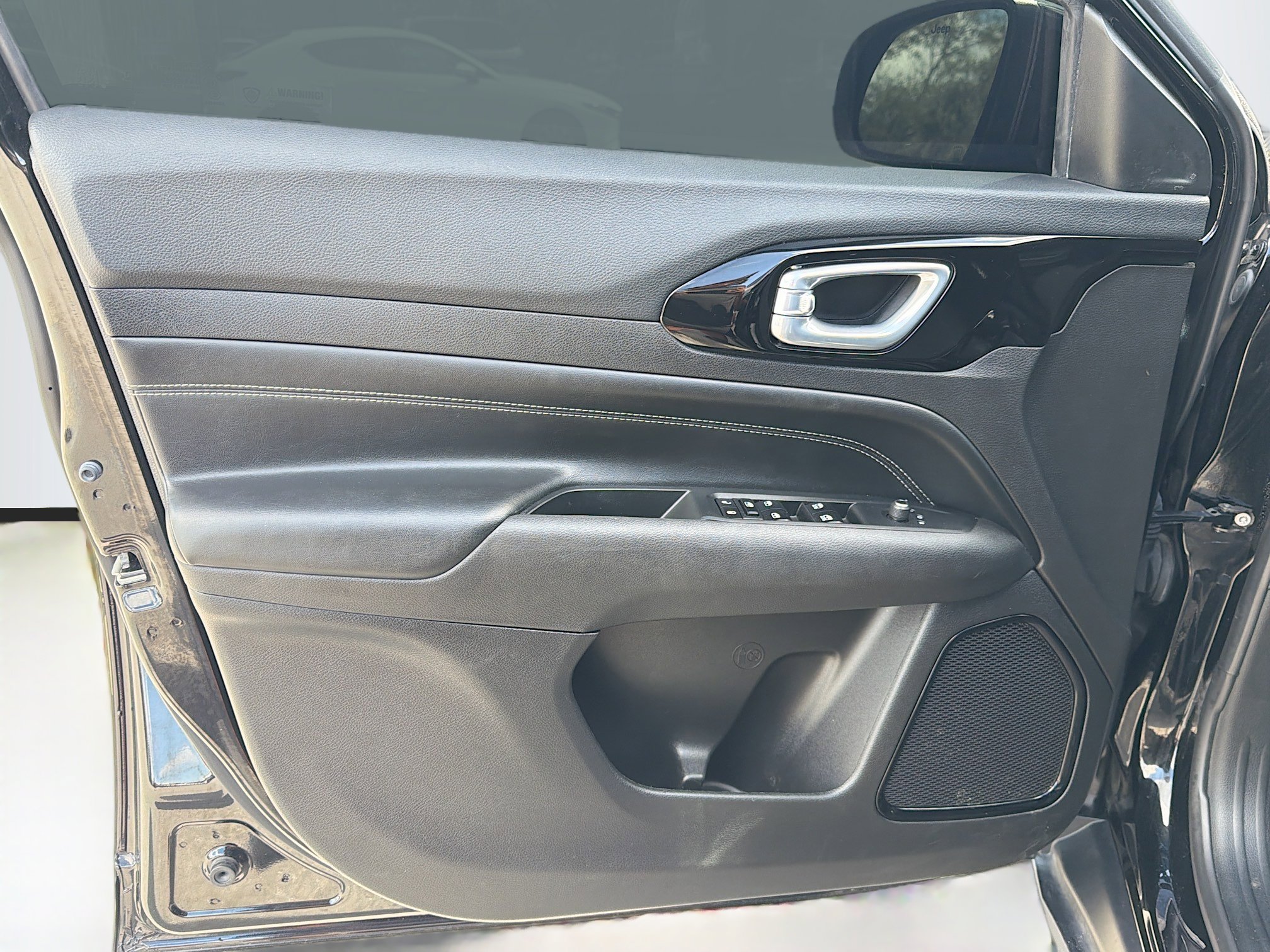 Used 2024 Jeep Compass Latitude w/ Altitude Special Edition image 20