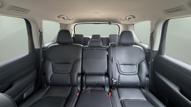 Used 2025 Nissan Armada SV AWD/4WD image 24