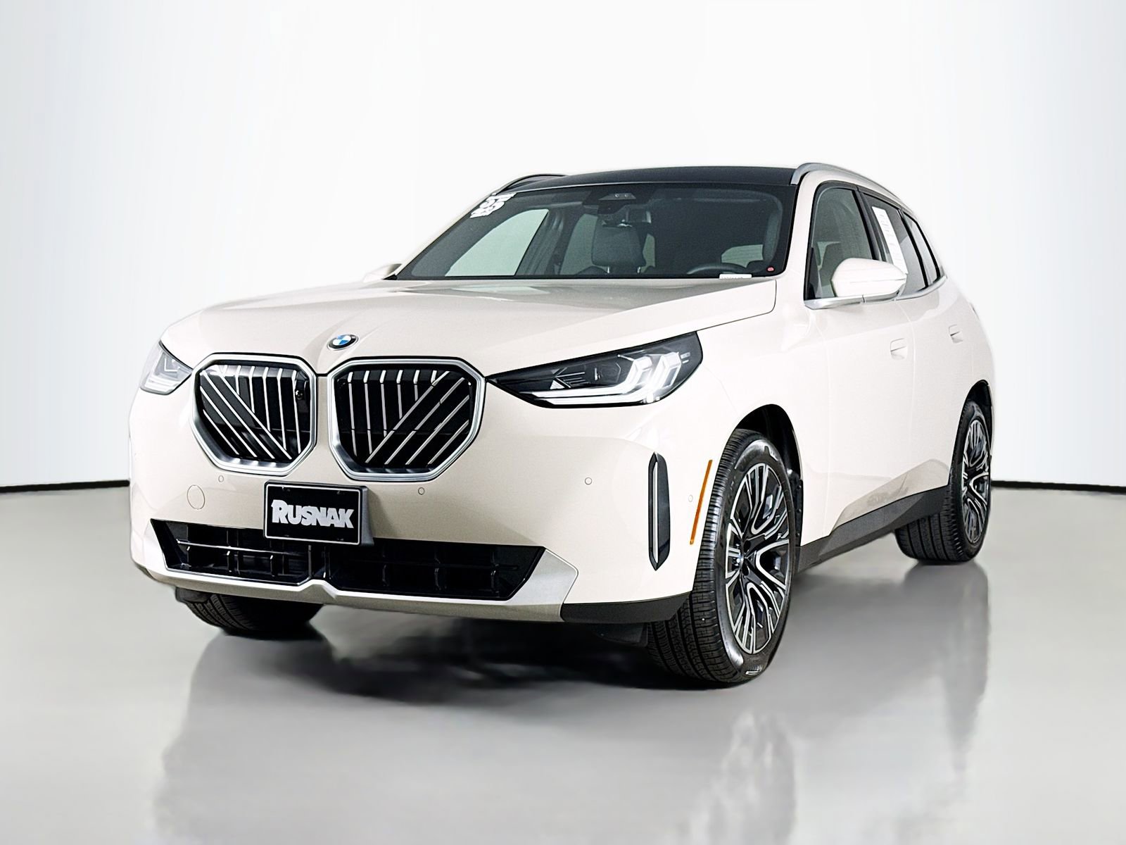 Used 2025 BMW X3 xDrive30i w/ Premium Package image 3