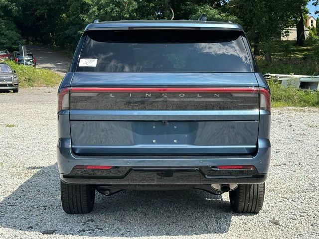 New 2027 Lincoln Navigator Reserve w/ Jet Appearance Package AWD/4WD image 4