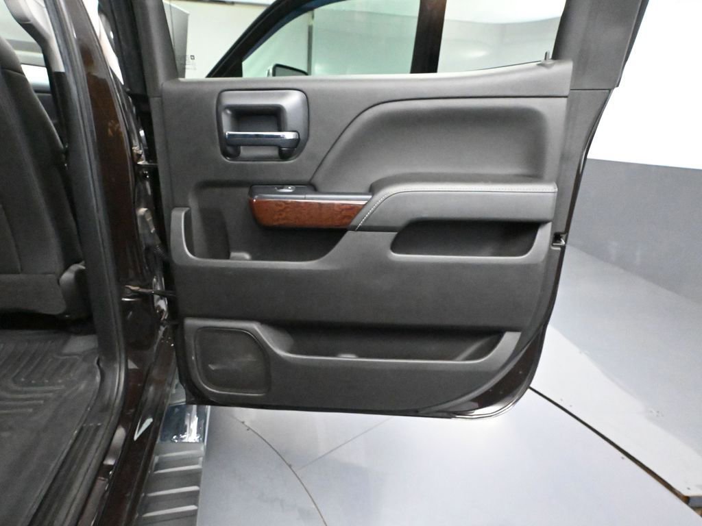 Used 2018 GMC Sierra 3500 SLT w/ Duramax Plus Package image 42