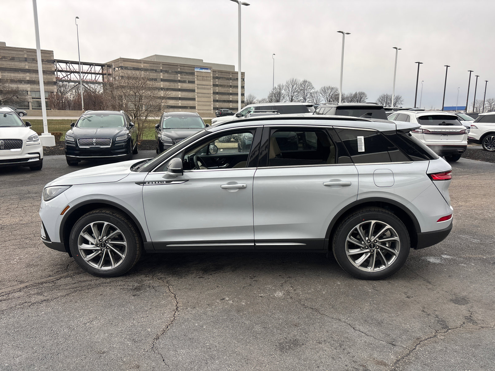 New 2026 Lincoln Corsair Premiere image 4