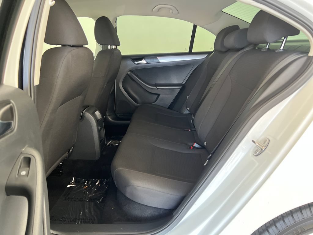 Used 2016 Volkswagen Jetta SE FWD image 26