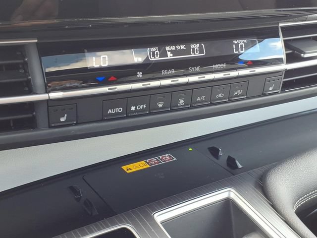 Certified 2026 Toyota Sienna XLE FWD image 26