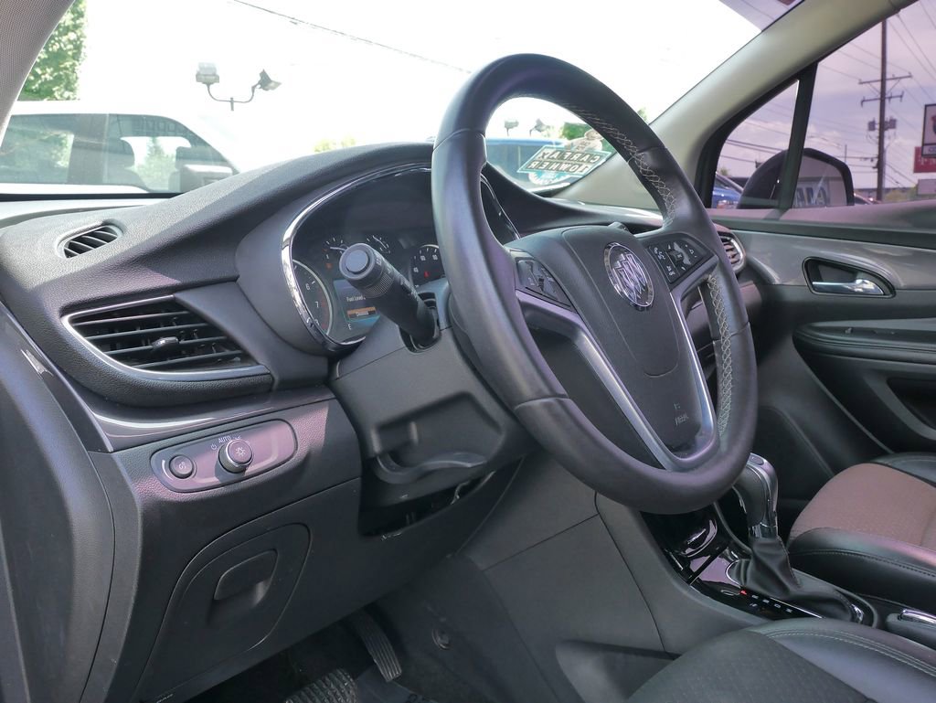 Used 2021 Buick Encore Preferred FWD image 21