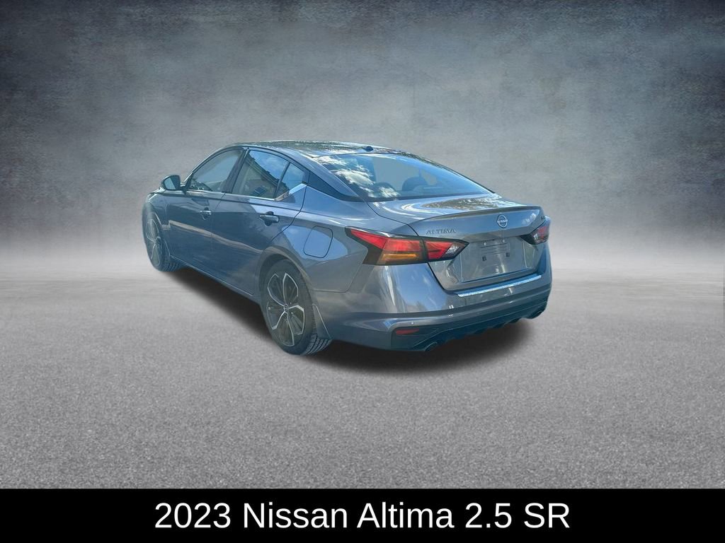 Used 2023 Nissan Altima 2.5 SR w/ SR Premium Package image 3