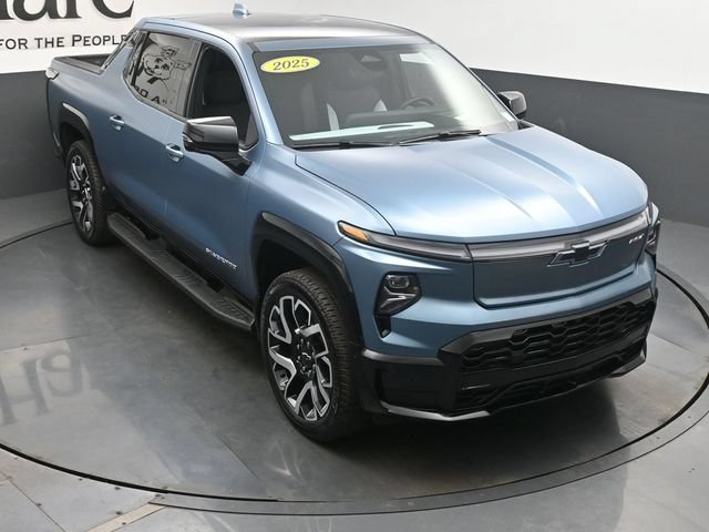 Certified 2025 Chevrolet Silverado EV RST AWD/4WD image 41
