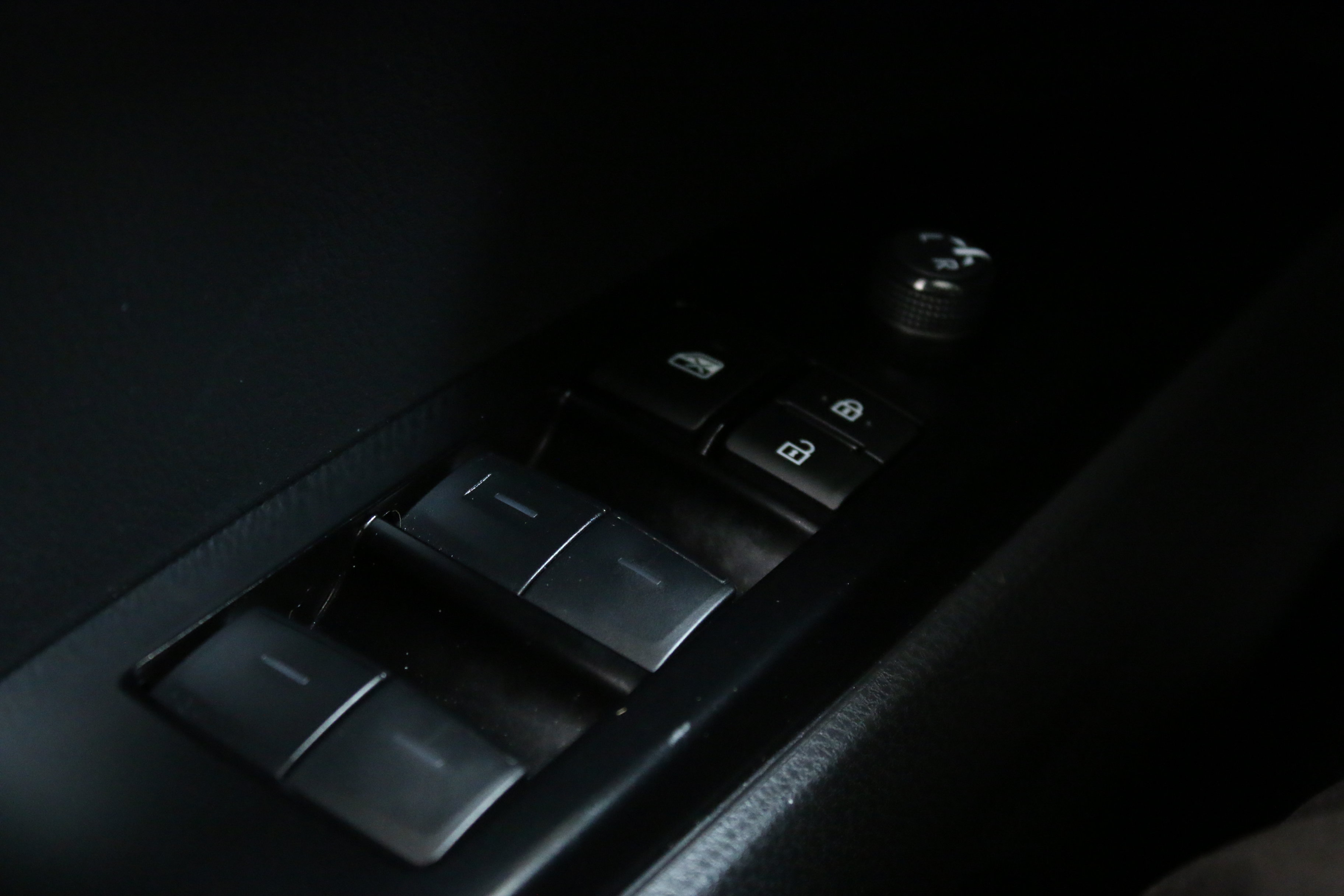 Used 2025 Toyota Camry SE w/ Convenience Package FWD image 19
