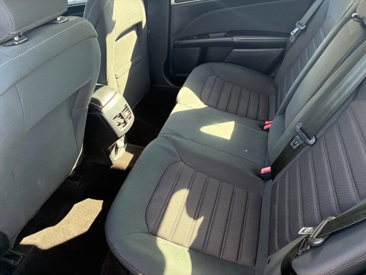 Used 2020 Ford Fusion SE image 7