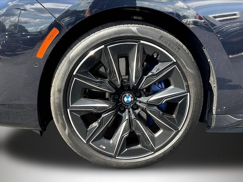 Used 2023 BMW i7 xDrive60 AWD/4WD image 30