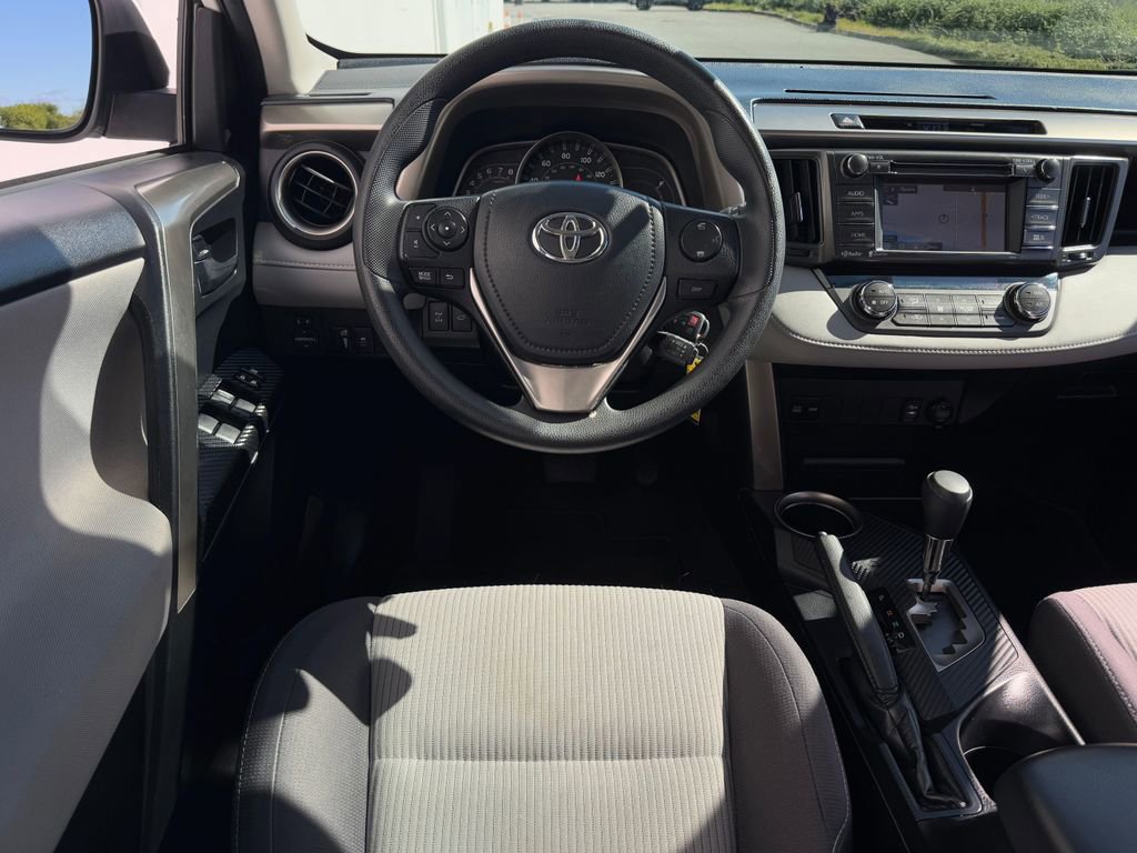 Used 2015 Toyota RAV4 XLE AWD/4WD image 13